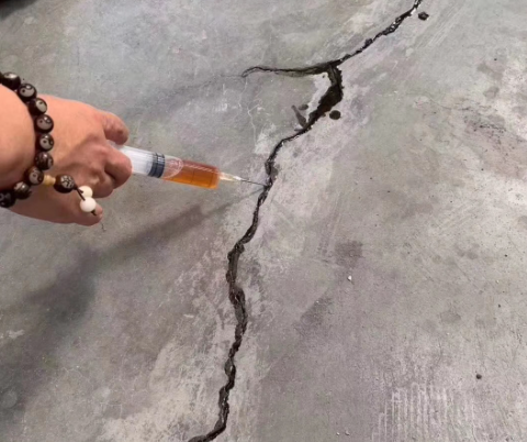 临湘混凝土裂缝修补技术详解​